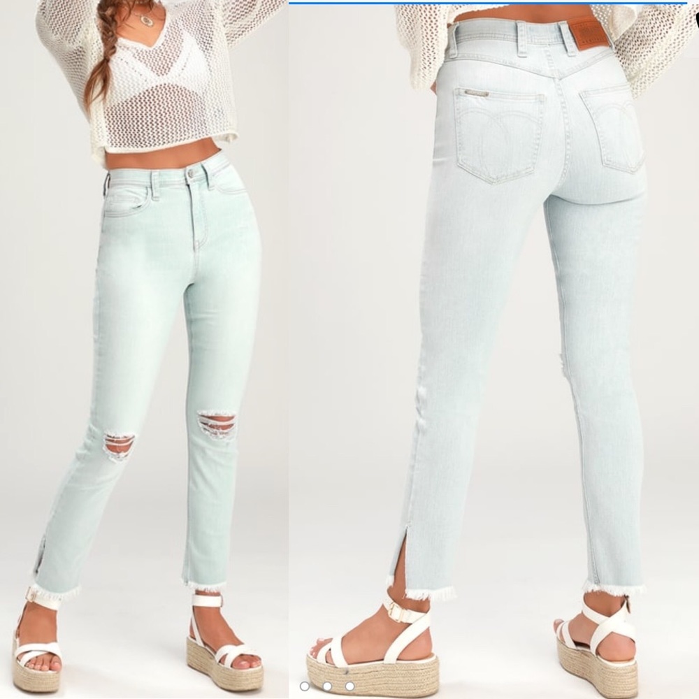 🆕 Jordache Light Wash Distressed Skinny Jeans